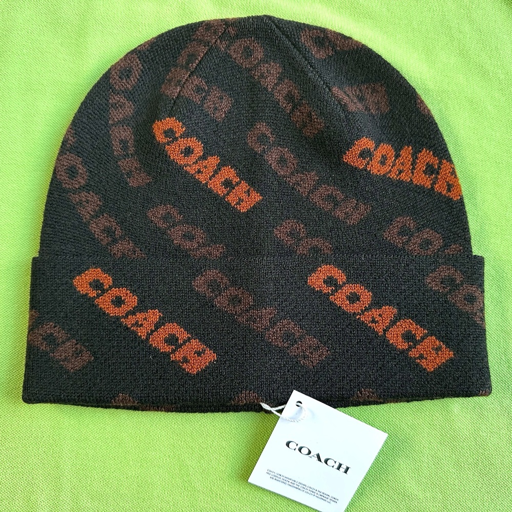 COACH TEXT KNIT BEANIE:NWT BLACK/SADDLE CK711